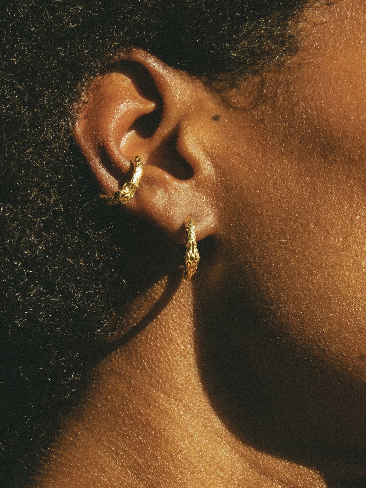 Ouroboros Ear Cuff by Pola Jewellery – symbolic, piercing-free design in gold vermeil or silver, embodying eternal love and power