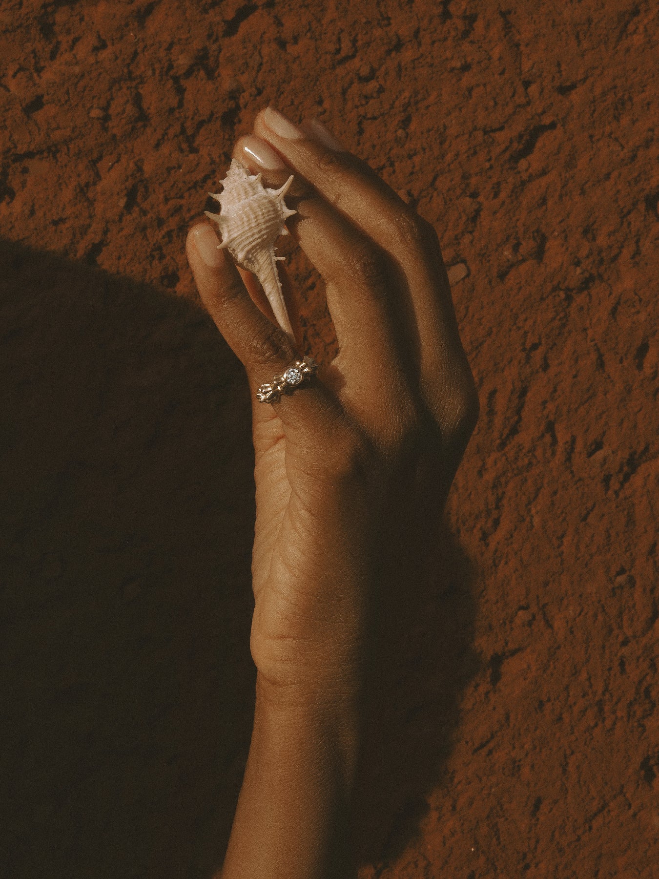 AMOR Ring in 18k yellow gold by Pola Jewellery—sculptural pinky ring with lab-grown diamond, symbolizing powerful love.