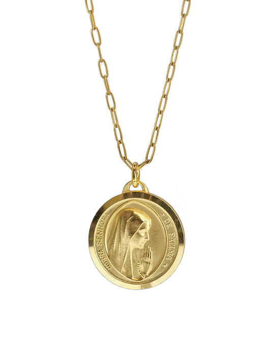 Close-up of Pola Jewellery’s Vintage Our Lady of Fátima Necklace in gold-plated sterling silver, featuring the engraved Virgin of Fátima, symbol of love and protection.